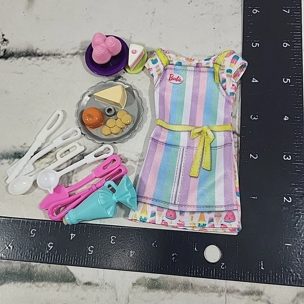 Barbie Pastery Chef Cake Decorating Bakery Lot Dress Whisk Frosting Bag Cupcakes